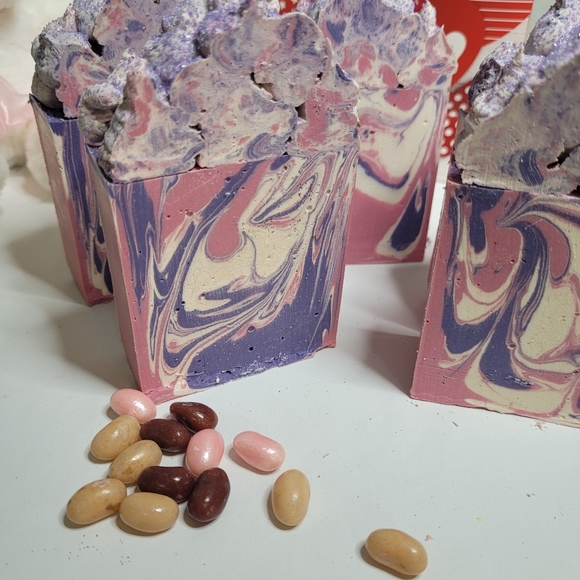 Handmade Soap 2 large bars lilac scent - Picture 8 of 16
